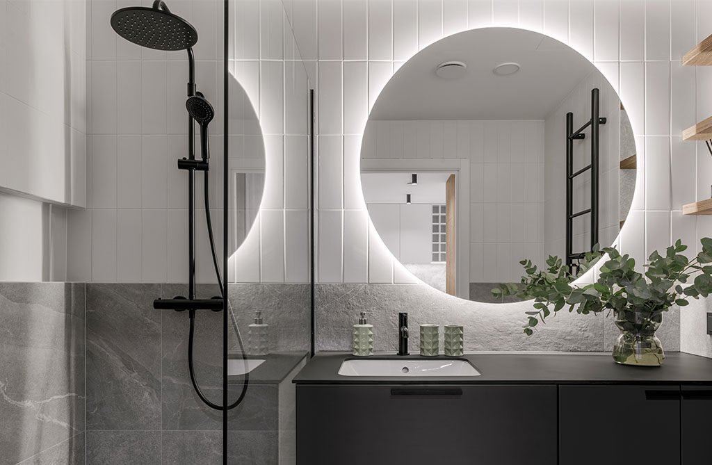 Modern Bathroom black & White Theme